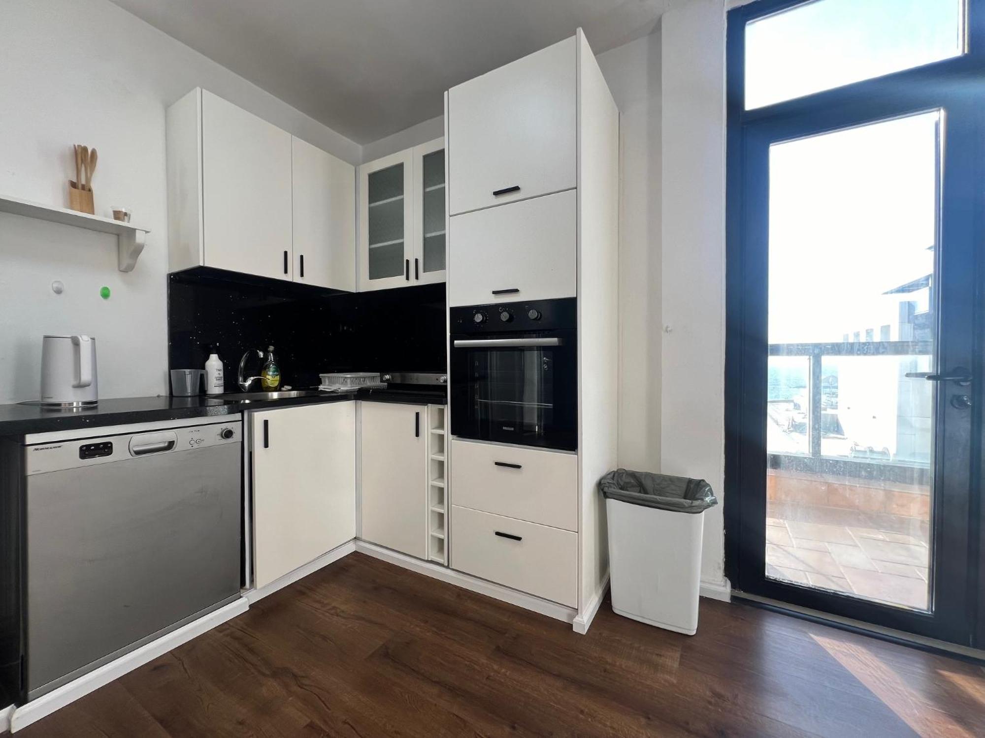 3bedrooms With Balcony And Shelter Yarkon15 Апартаменты *